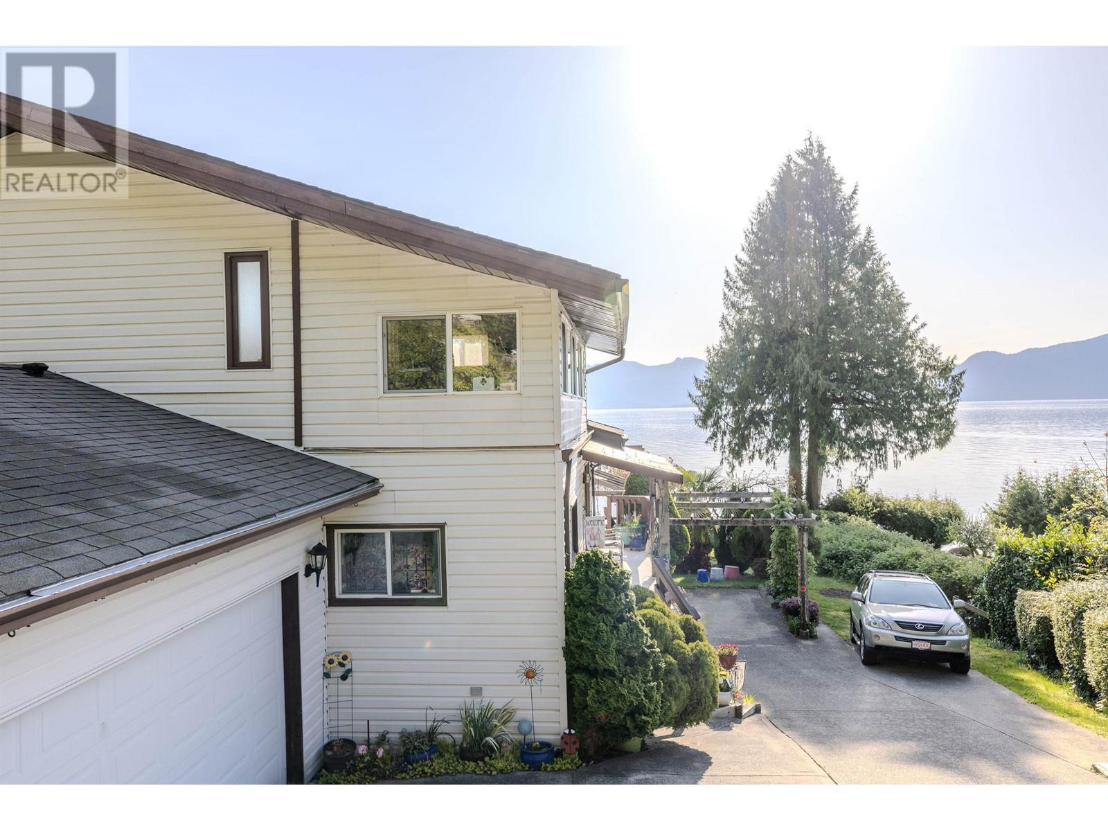 1162 Point Road, Gibsons, British Columbia