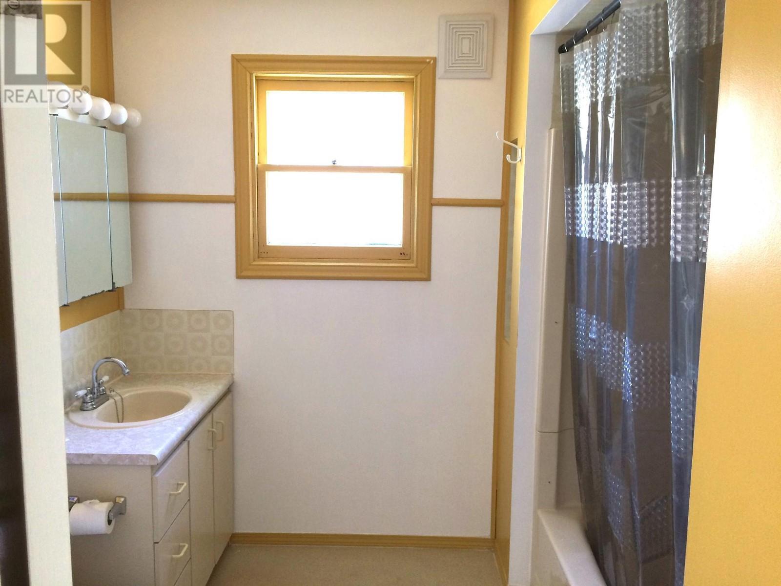 311 Gore Street, Nelson, British Columbia