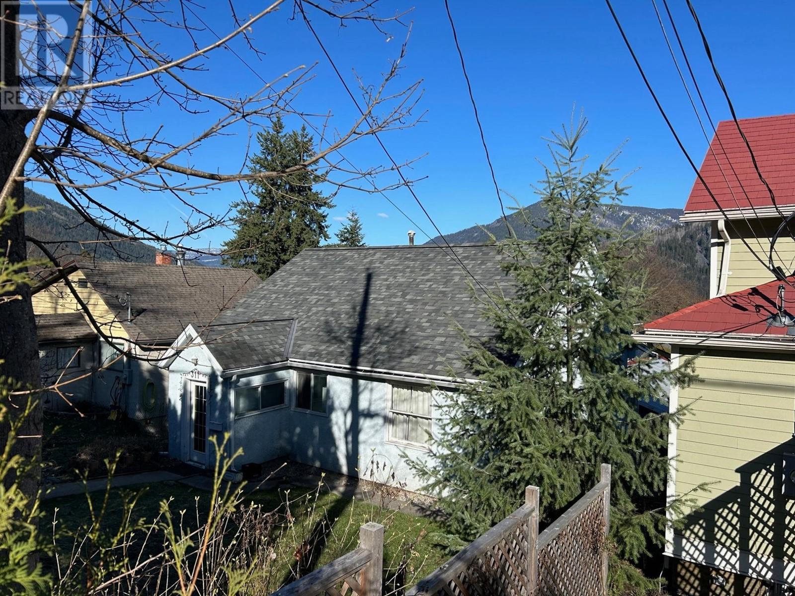 311 Gore Street, Nelson, British Columbia