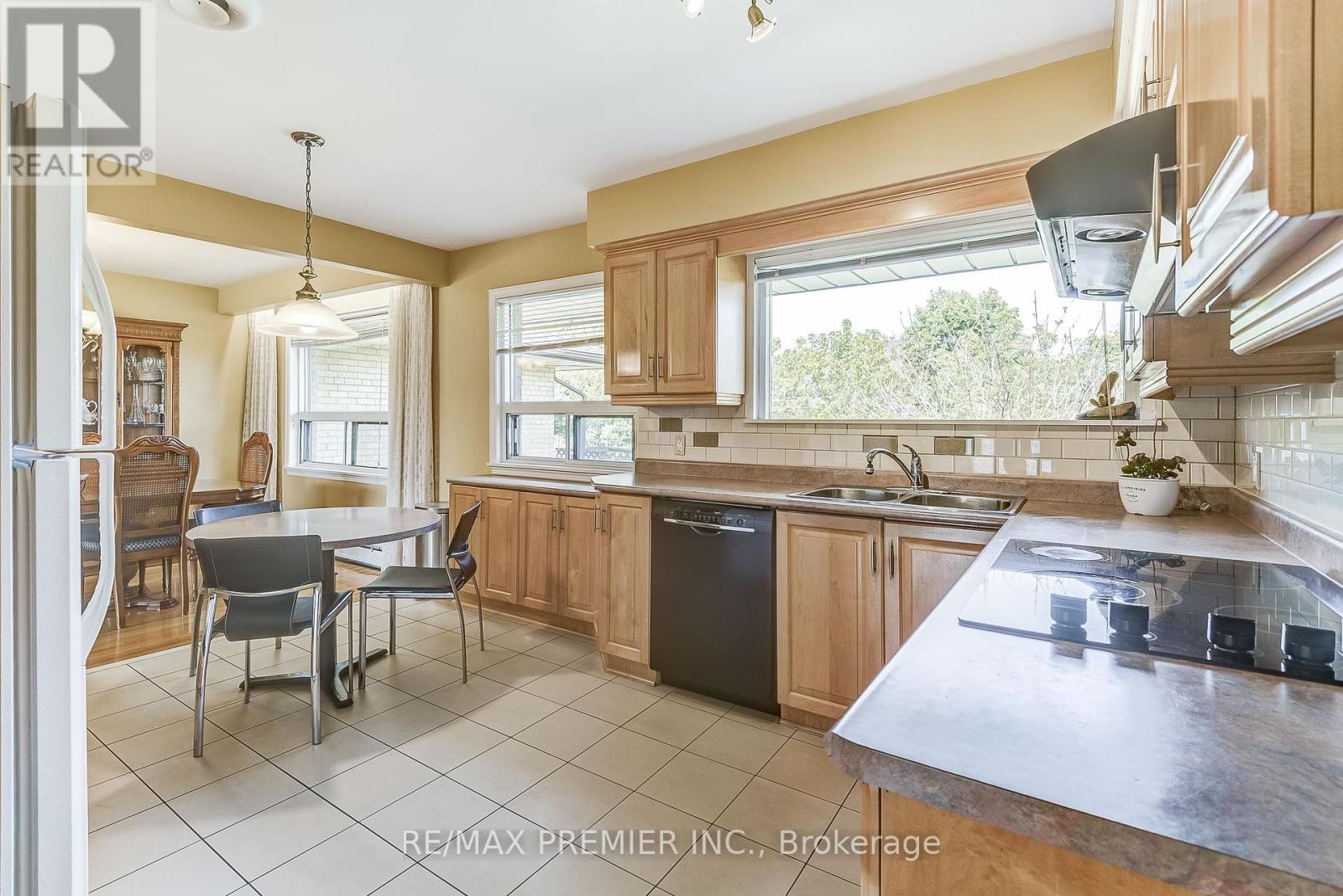 1 Gram Street, Vaughan (maple), Ontario