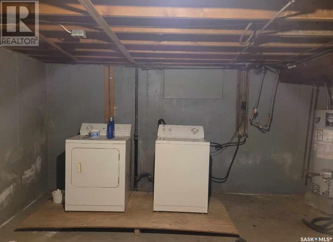 404 Second Avenue, Spy Hill, Saskatchewan