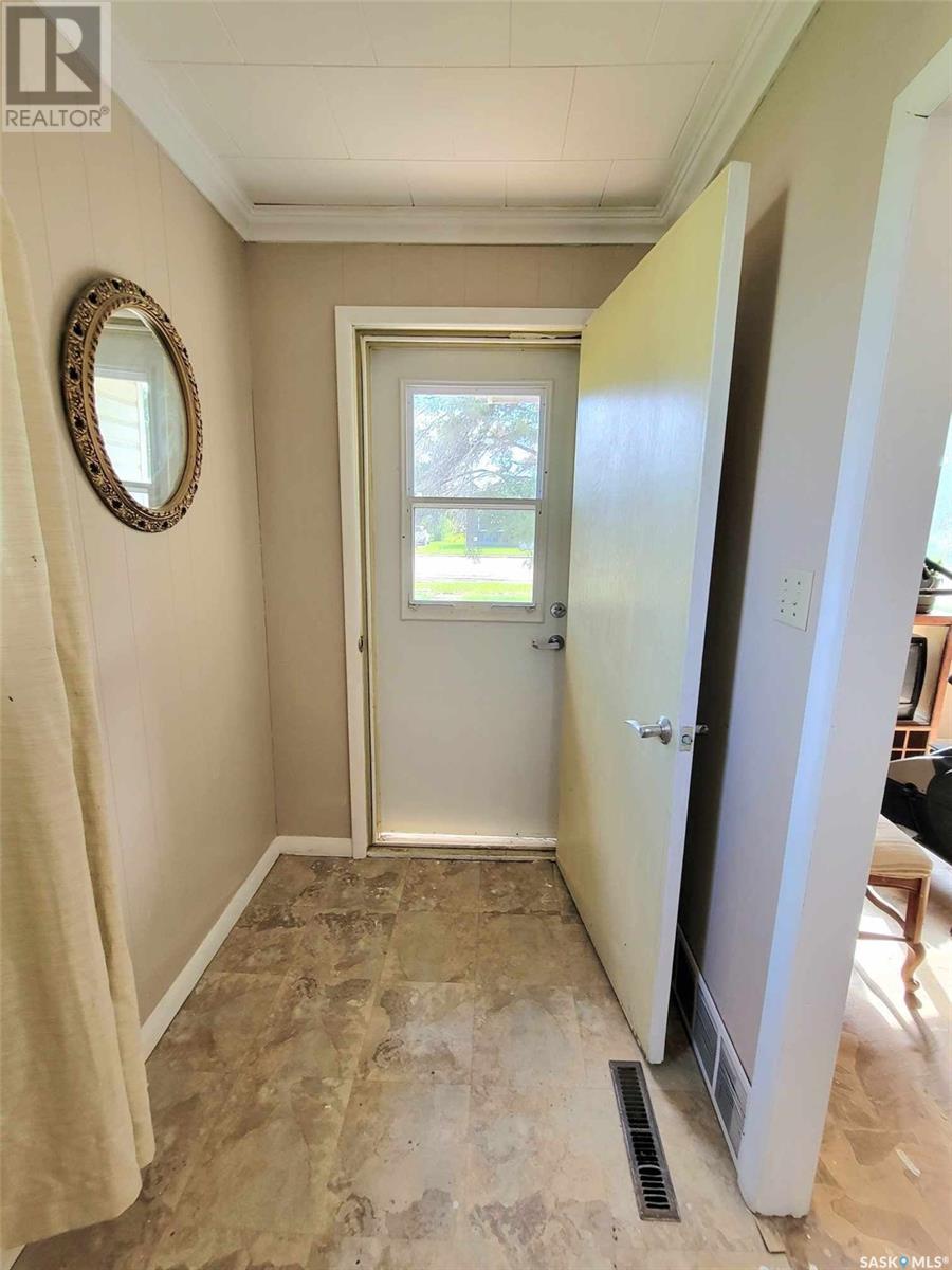 404 Second Avenue, Spy Hill, Saskatchewan