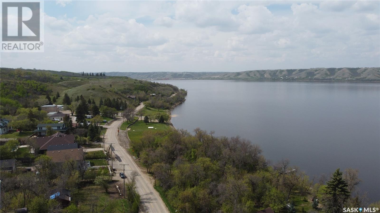 9 And 11 Qu'appelle Park, B-say-tah, Saskatchewan