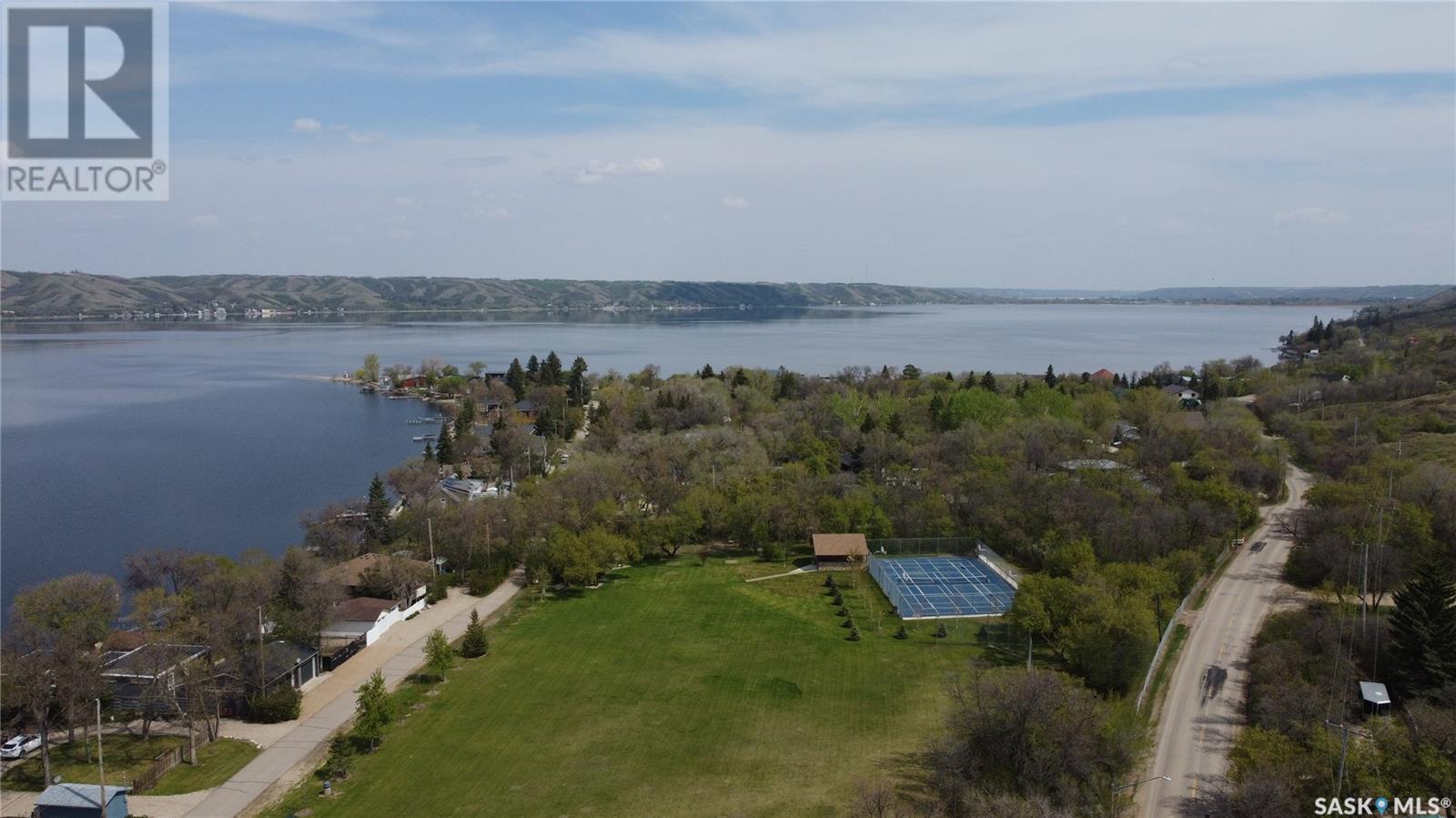 9 And 11 Qu'appelle Park, B-say-tah, Saskatchewan