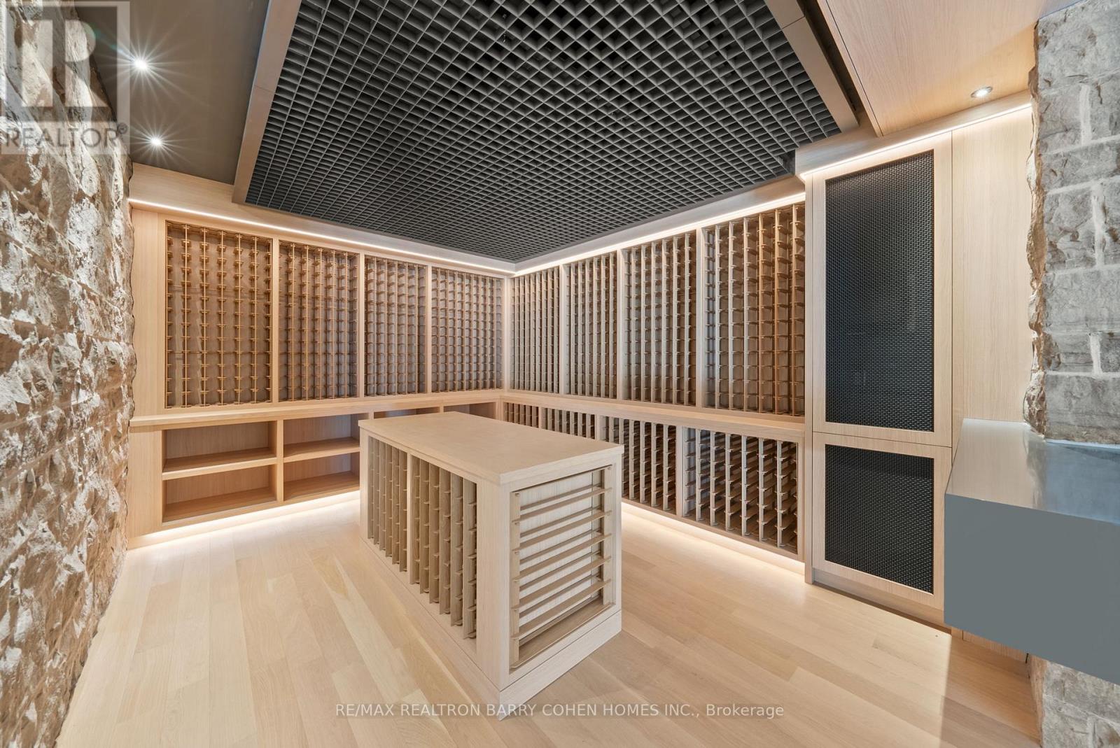 103 Old Colony Road, Toronto (st. Andrew-windfields), Ontario