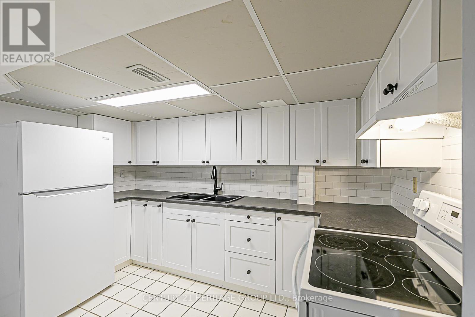 53 Wilstead Drive, Newmarket (central Newmarket), Ontario