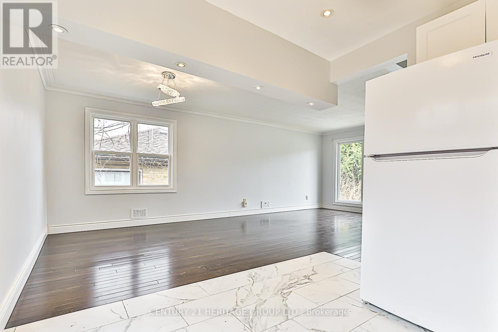 53 Wilstead Drive, Newmarket (central Newmarket), Ontario