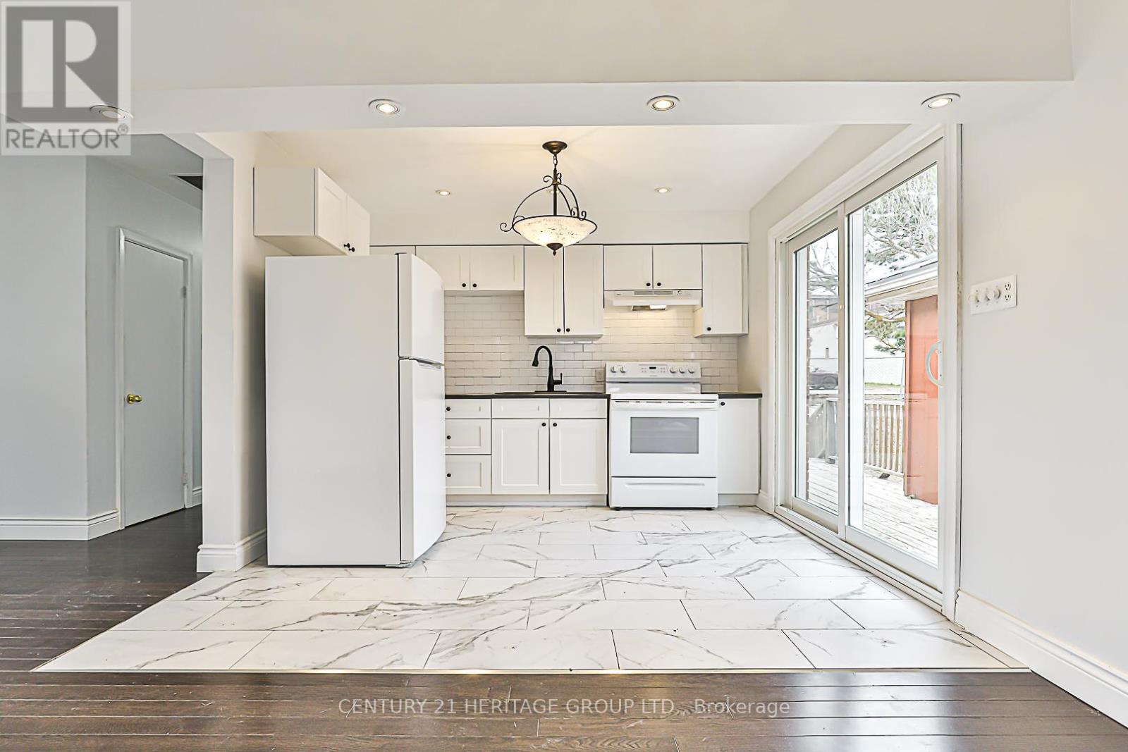 53 Wilstead Drive, Newmarket (central Newmarket), Ontario