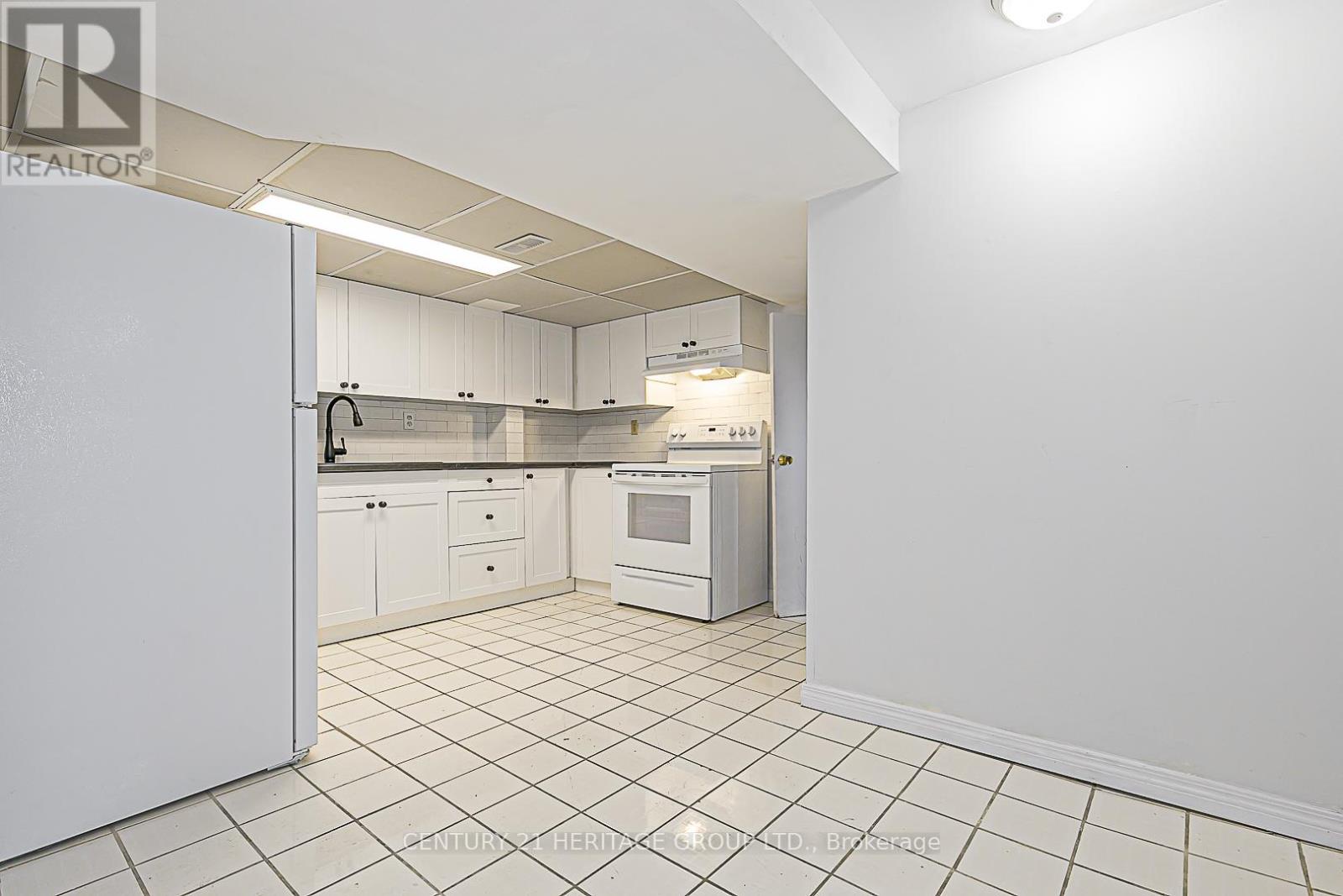 53 Wilstead Drive, Newmarket (central Newmarket), Ontario