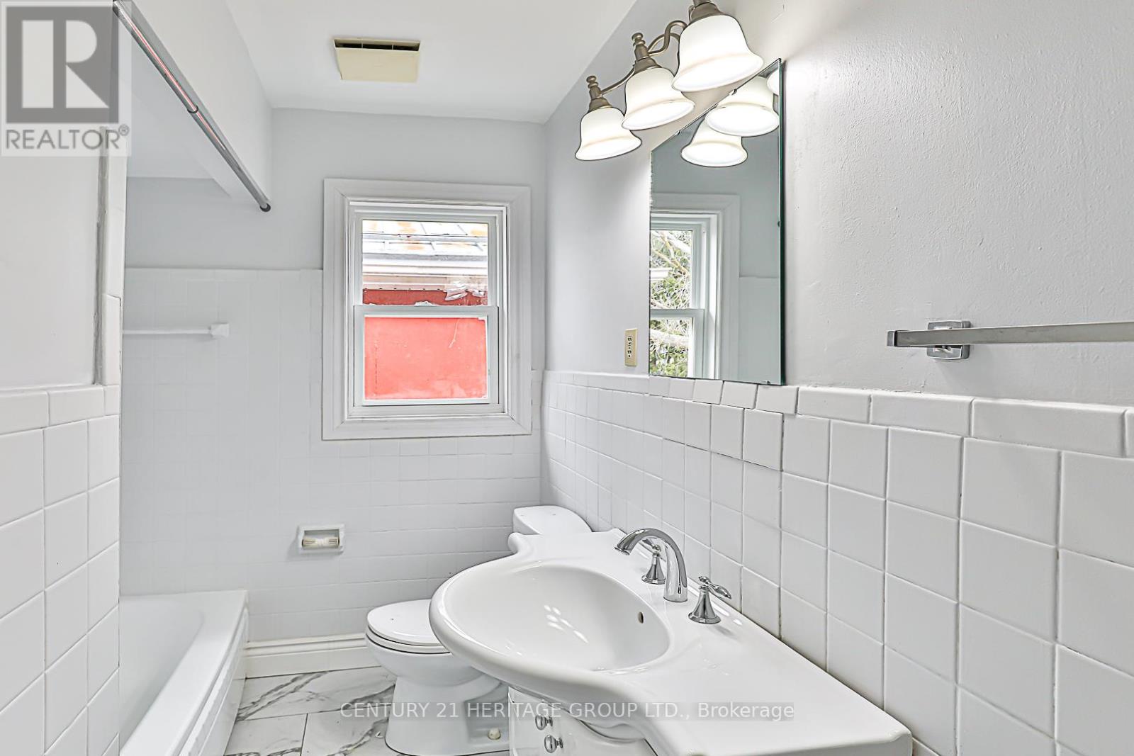 53 Wilstead Drive, Newmarket (central Newmarket), Ontario