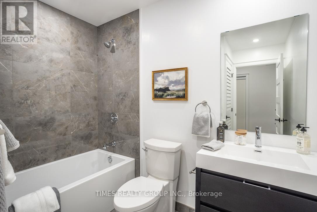 206 - 195 Hunter Street E, Peterborough (ashburnham Ward 4), Ontario