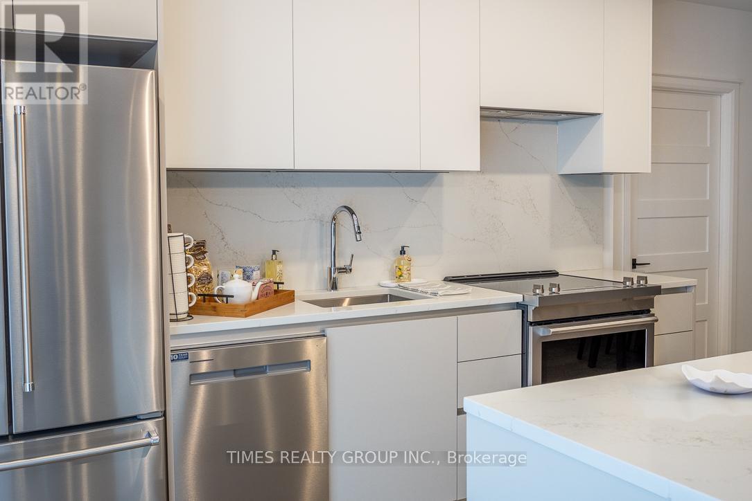 206 - 195 Hunter Street E, Peterborough (ashburnham Ward 4), Ontario