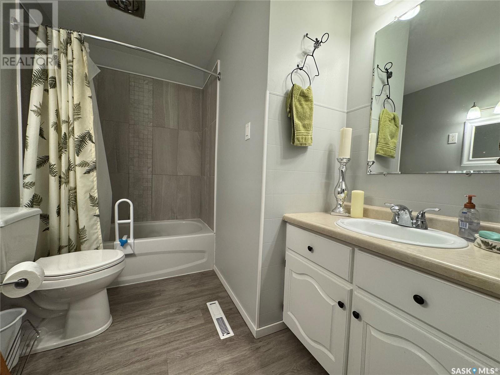 401 2nd Avenue, Jansen, Saskatchewan