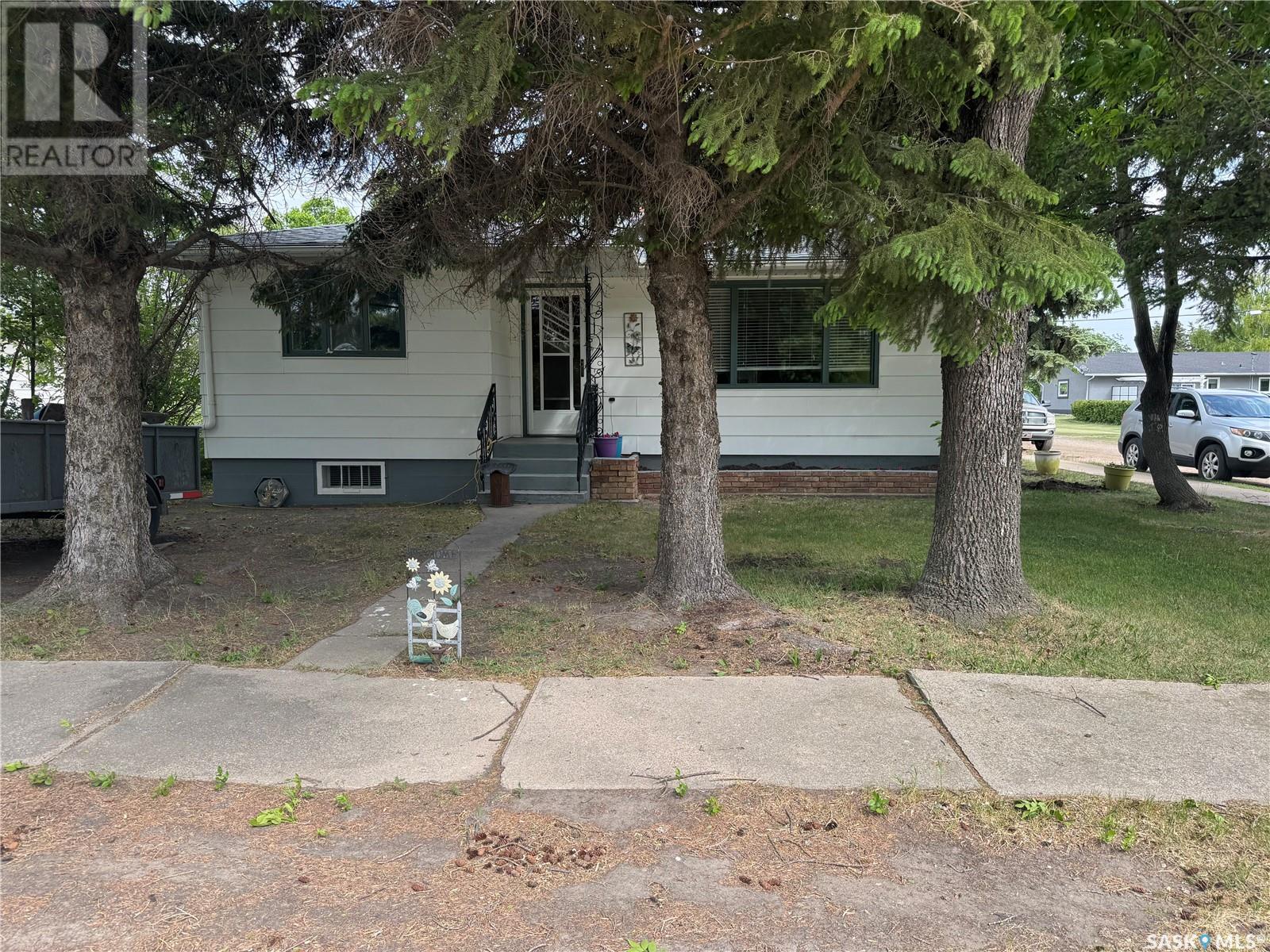 401 2nd Avenue, Jansen, Saskatchewan