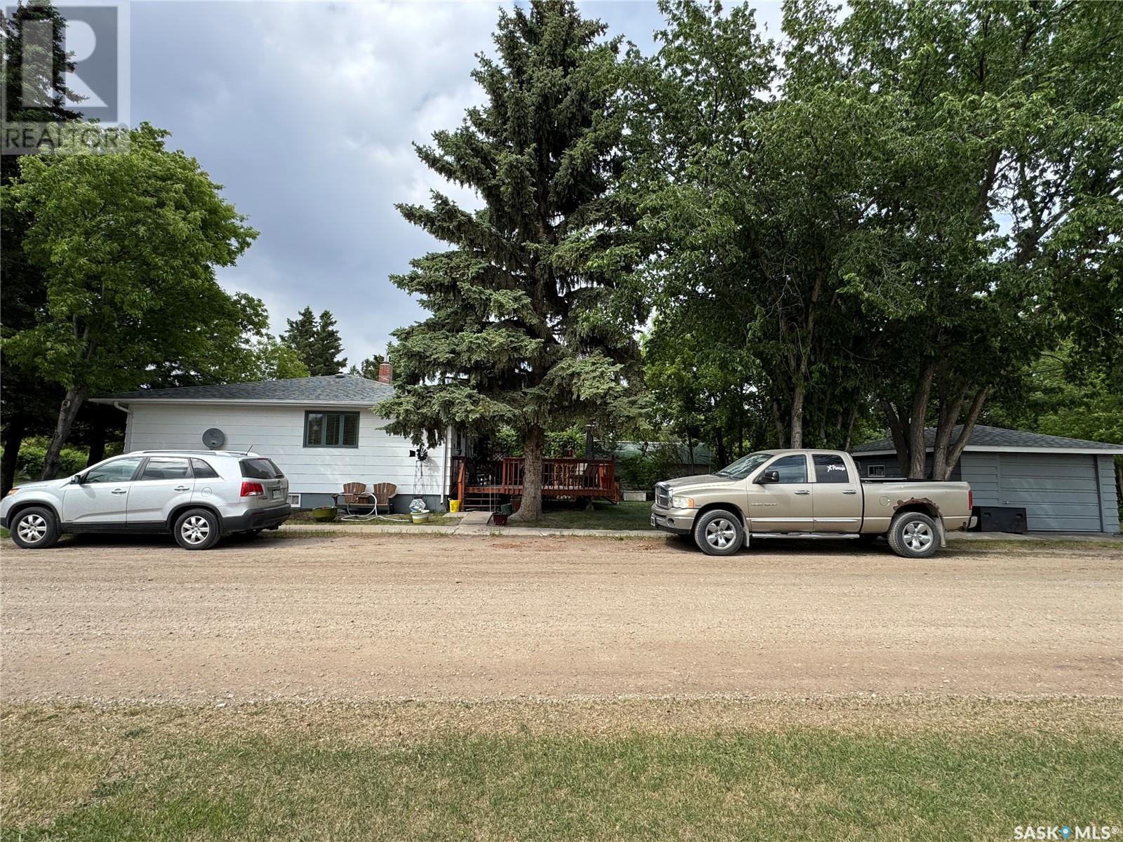401 2nd Avenue, Jansen, Saskatchewan