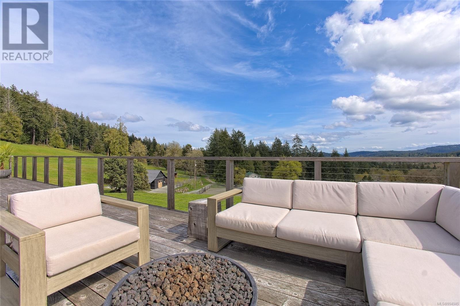 445 Cranberry Rd, Salt Spring, British Columbia