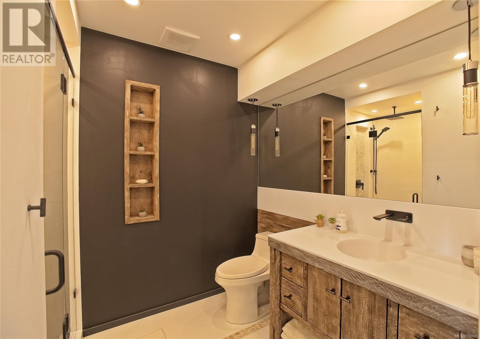 445 Cranberry Rd, Salt Spring, British Columbia