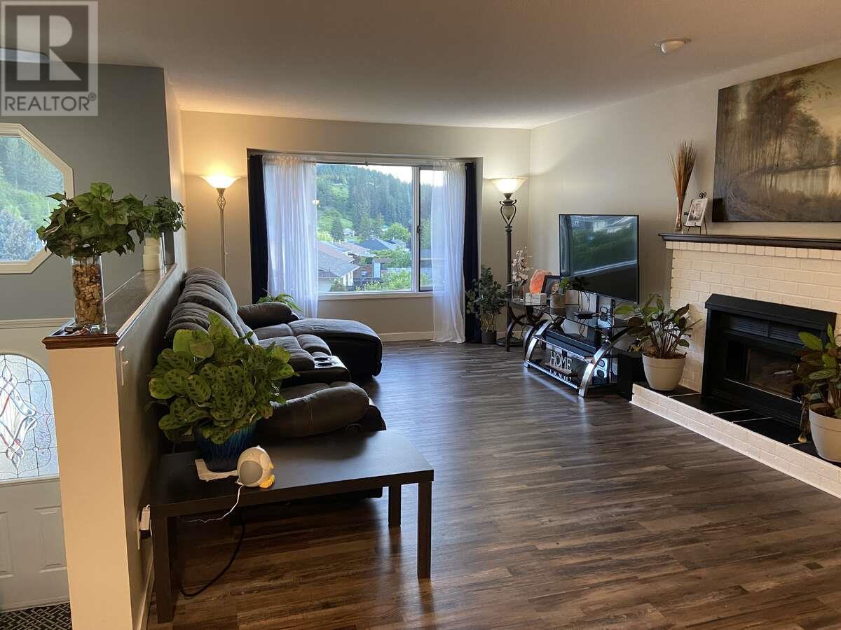 27 Preston Crescent, Enderby, British Columbia