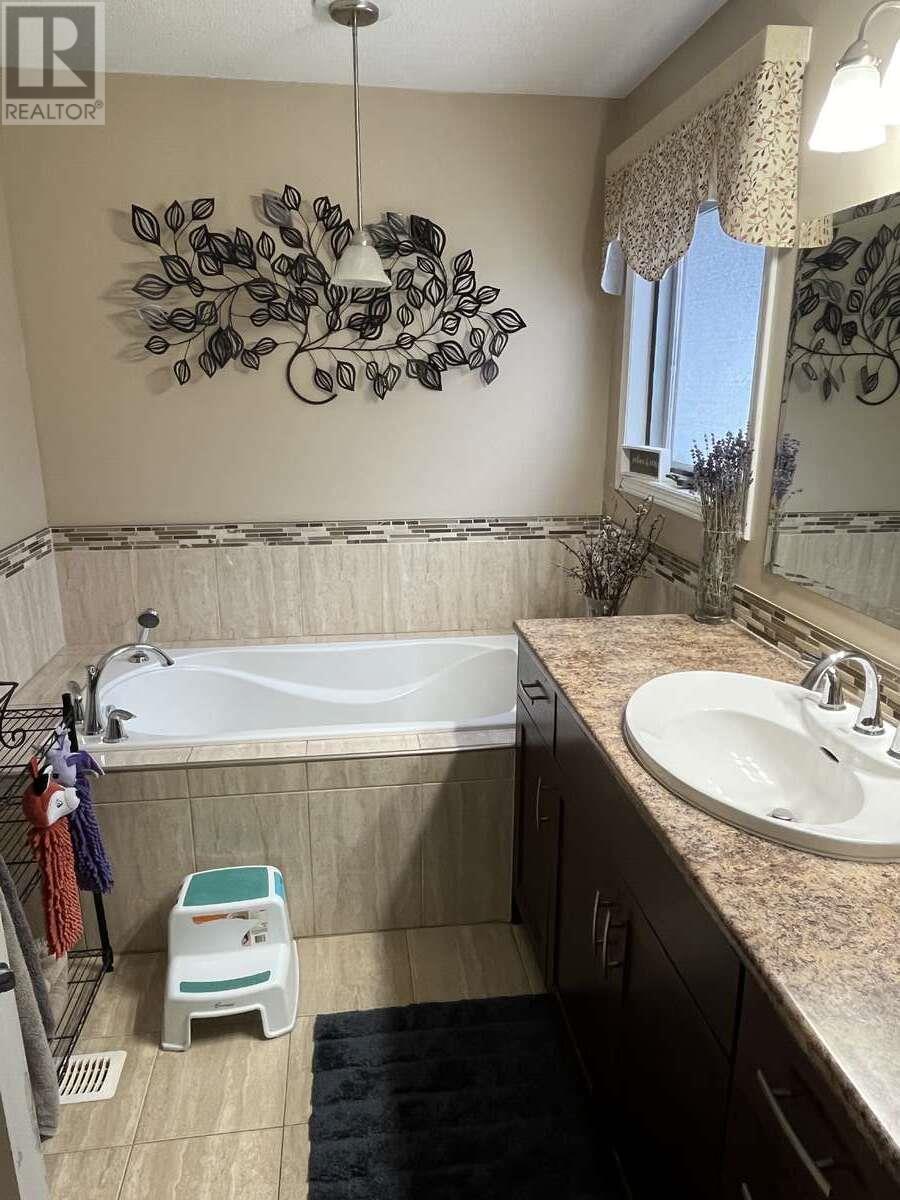 27 Preston Crescent, Enderby, British Columbia