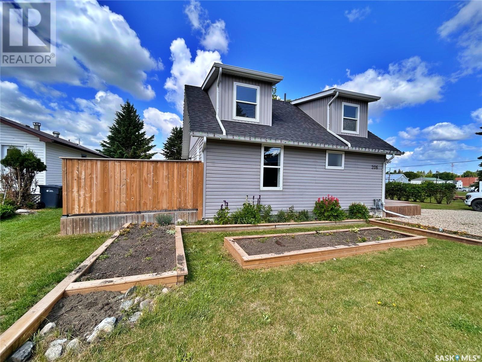 206 1st Street, Wawota, Saskatchewan