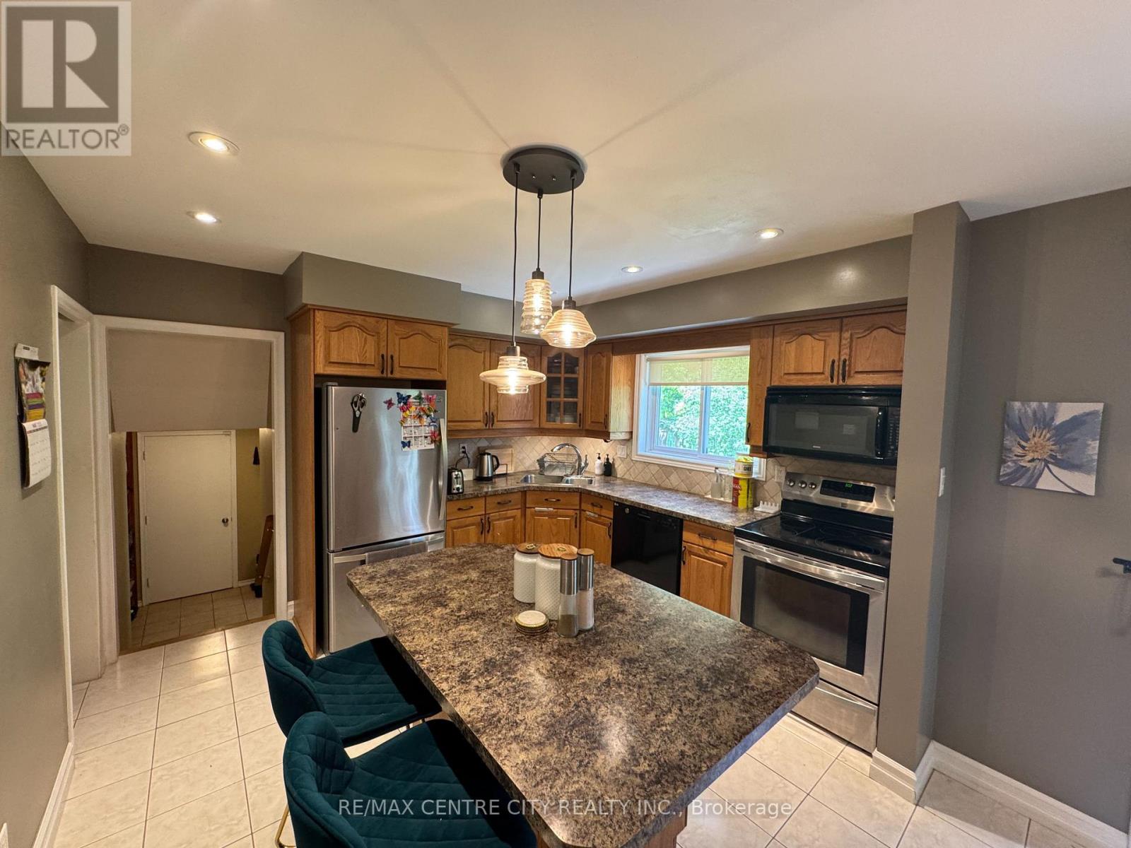 1462 Glengarry Avenue, London North (north H), Ontario