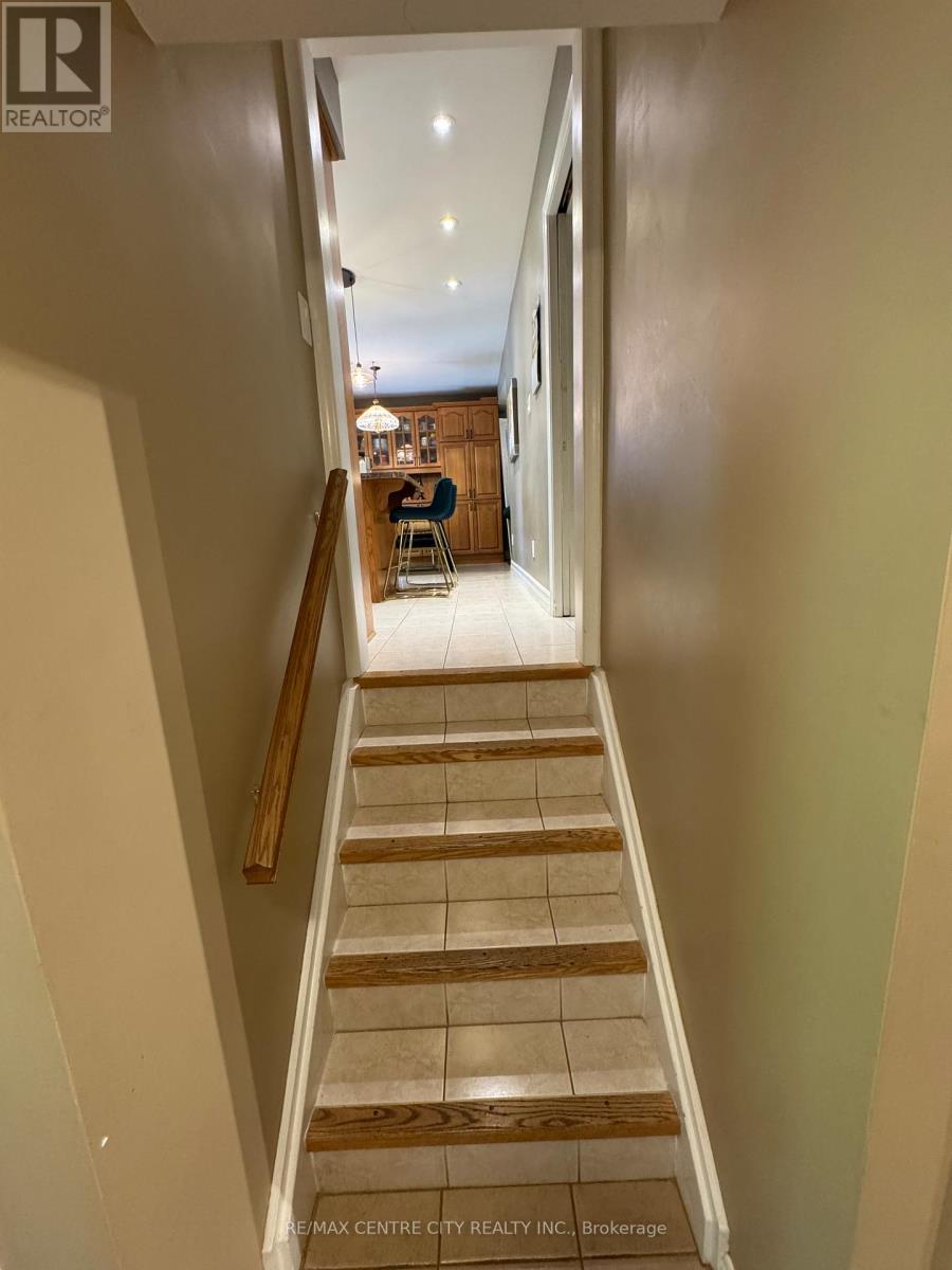 1462 Glengarry Avenue, London North (north H), Ontario