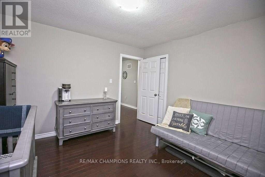 115 Medici Lane, Hamilton (carpenter), Ontario