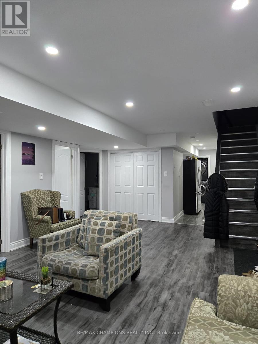 115 Medici Lane, Hamilton (carpenter), Ontario