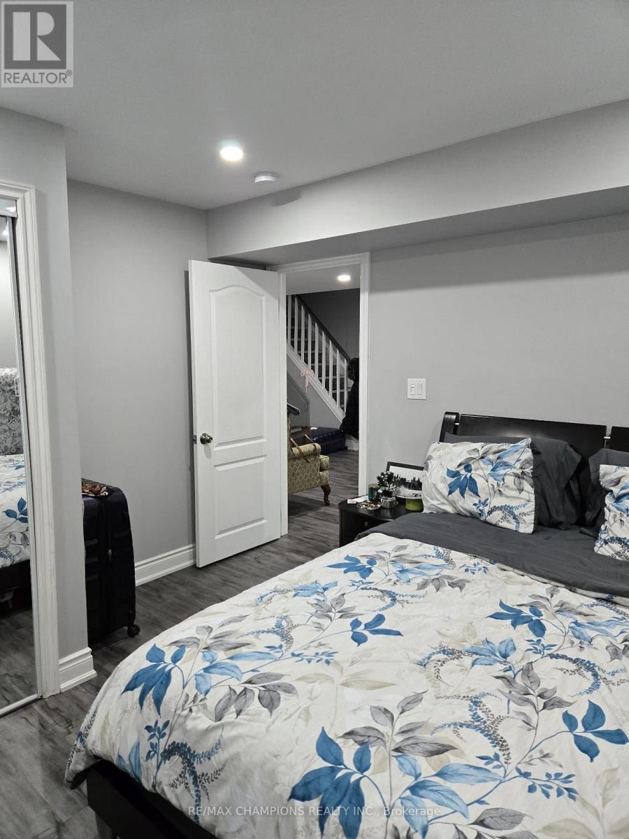 115 Medici Lane, Hamilton (carpenter), Ontario