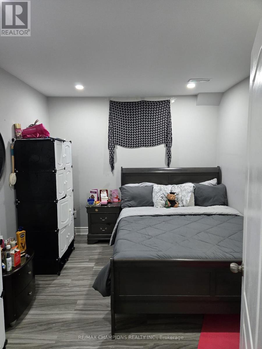 115 Medici Lane, Hamilton (carpenter), Ontario