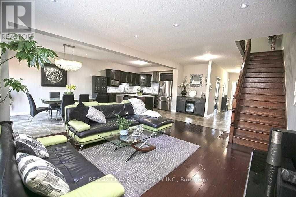 115 Medici Lane, Hamilton (carpenter), Ontario