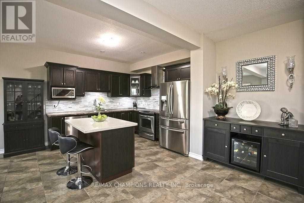 115 Medici Lane, Hamilton (carpenter), Ontario