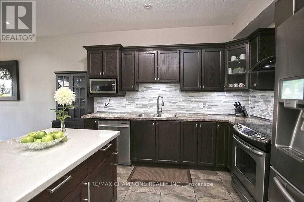 115 Medici Lane, Hamilton (carpenter), Ontario