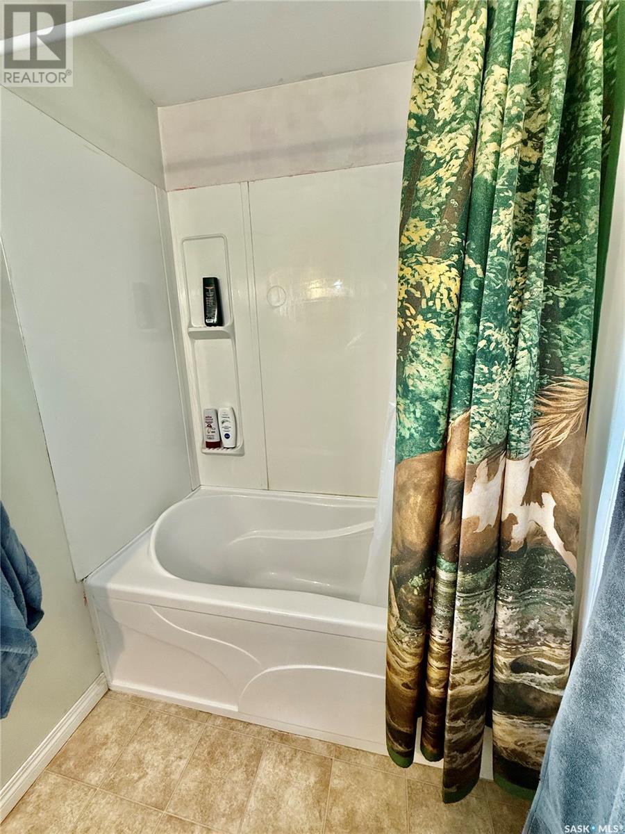 103 2nd Avenue W, Paynton, Saskatchewan