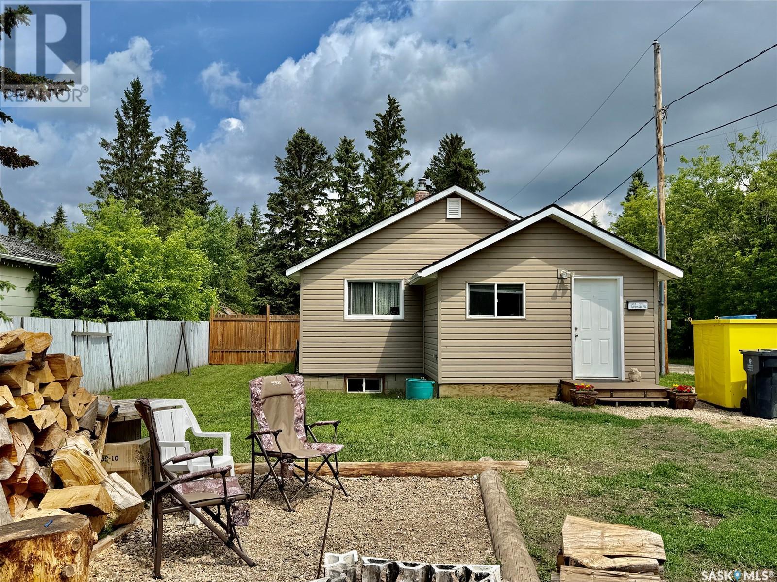 103 2nd Avenue W, Paynton, Saskatchewan