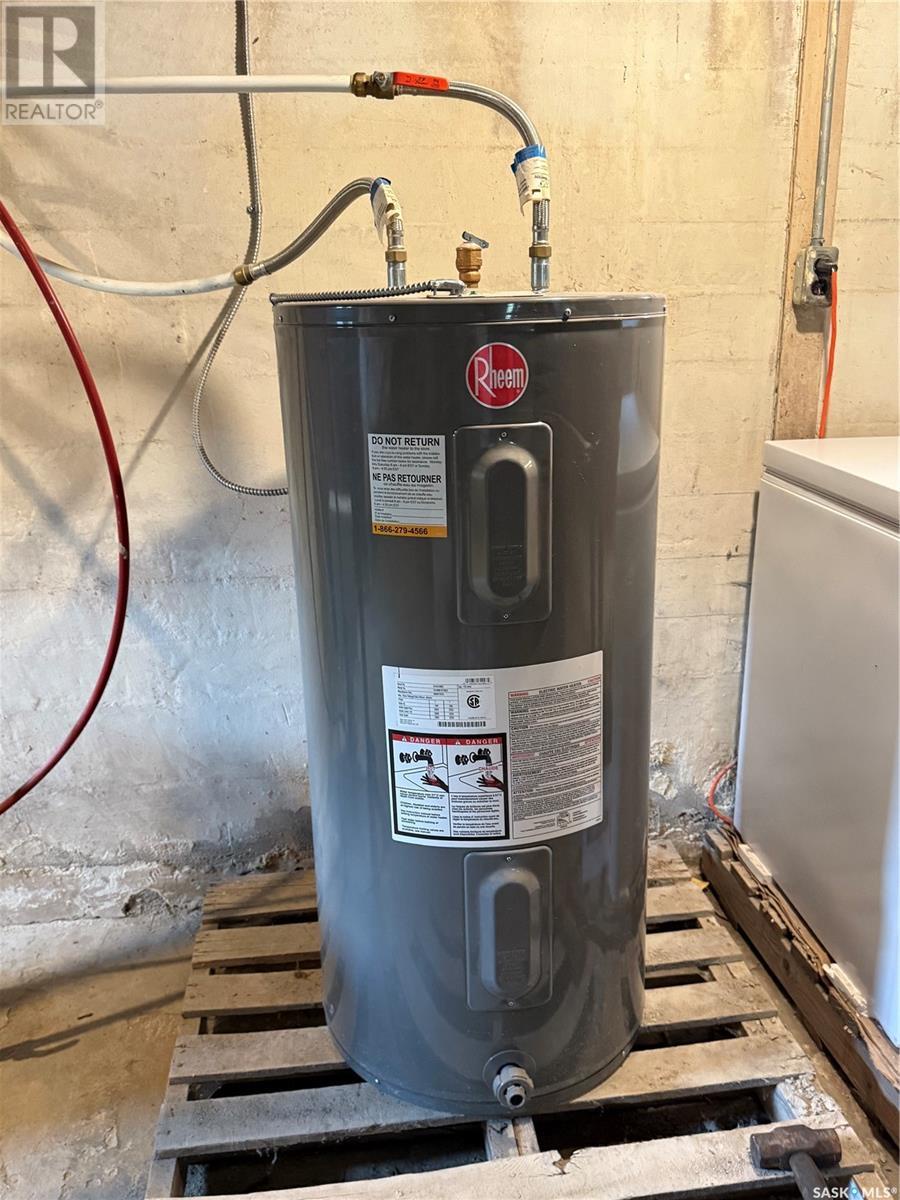 103 2nd Avenue W, Paynton, Saskatchewan