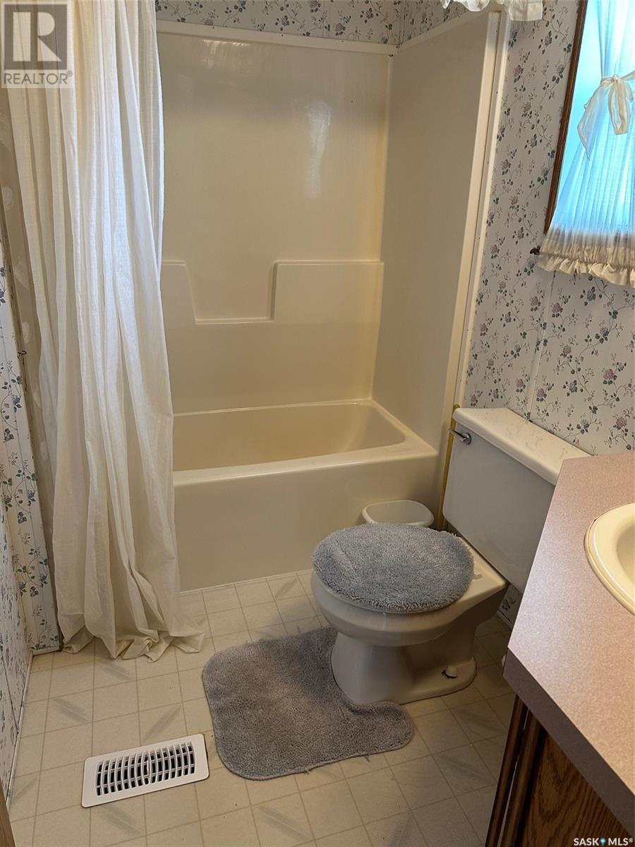 230 Main Street, Bienfait, Saskatchewan