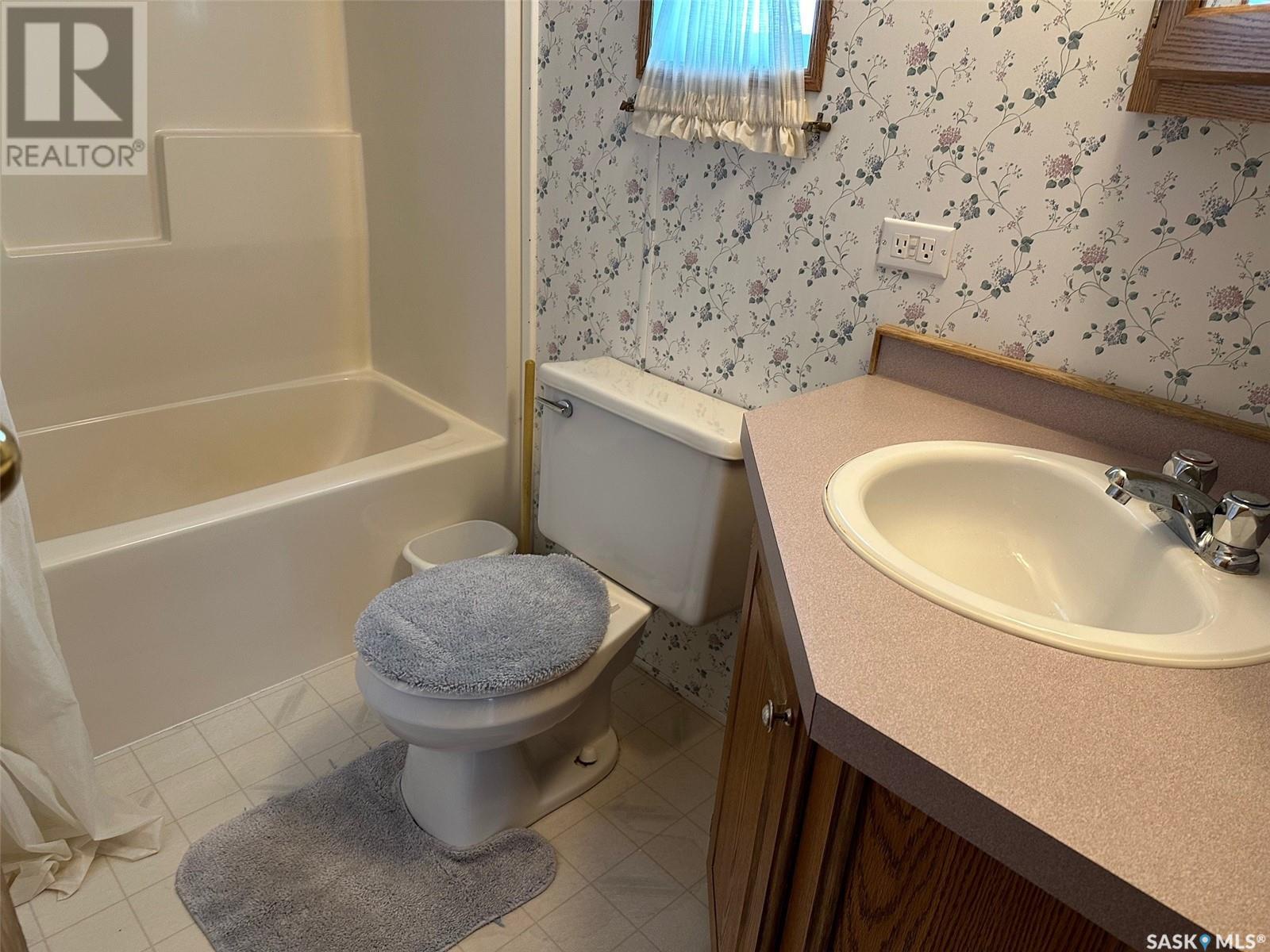 230 Main Street, Bienfait, Saskatchewan