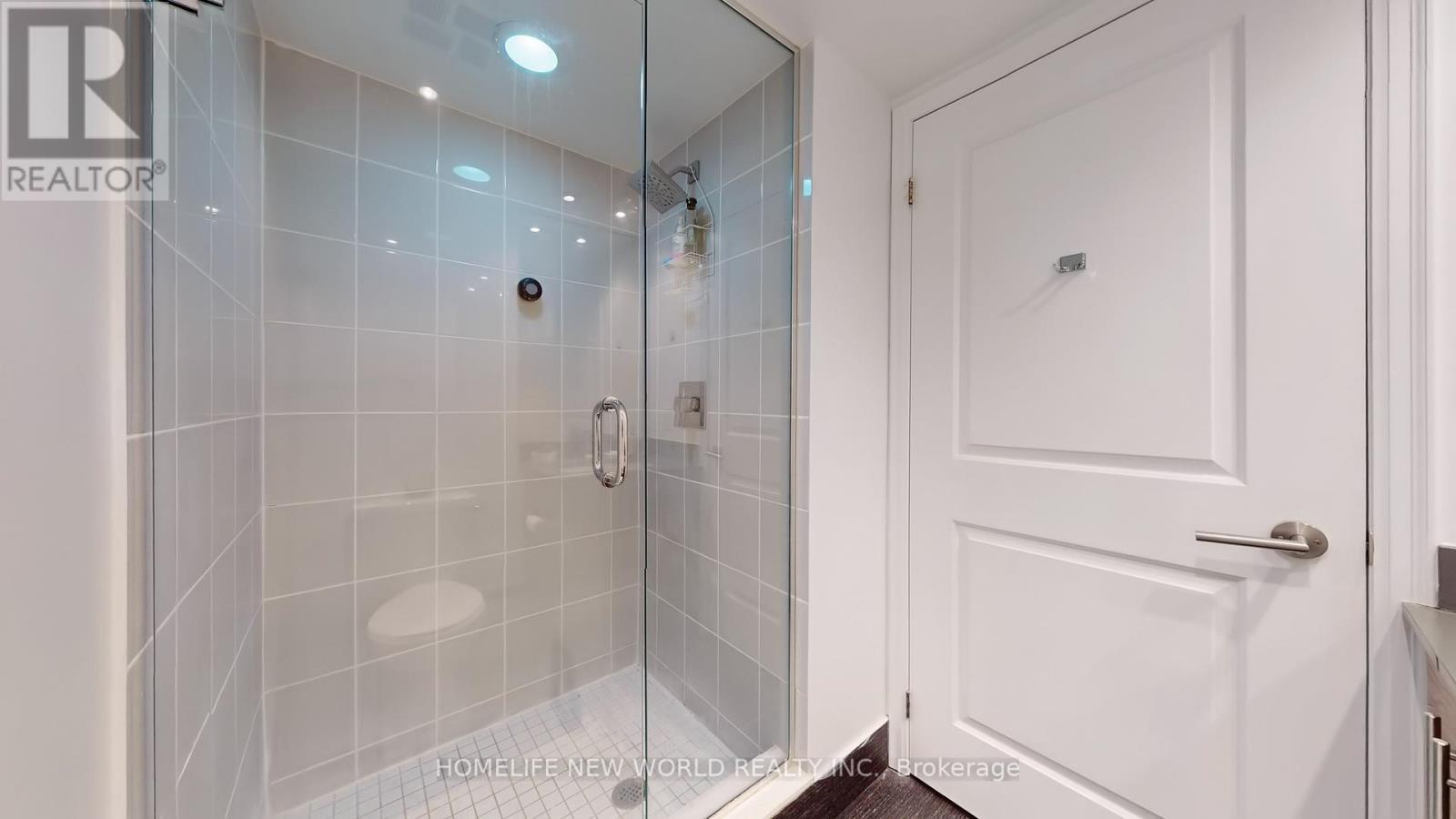 717 - 400 Adelaide Street E, Toronto (moss Park), Ontario