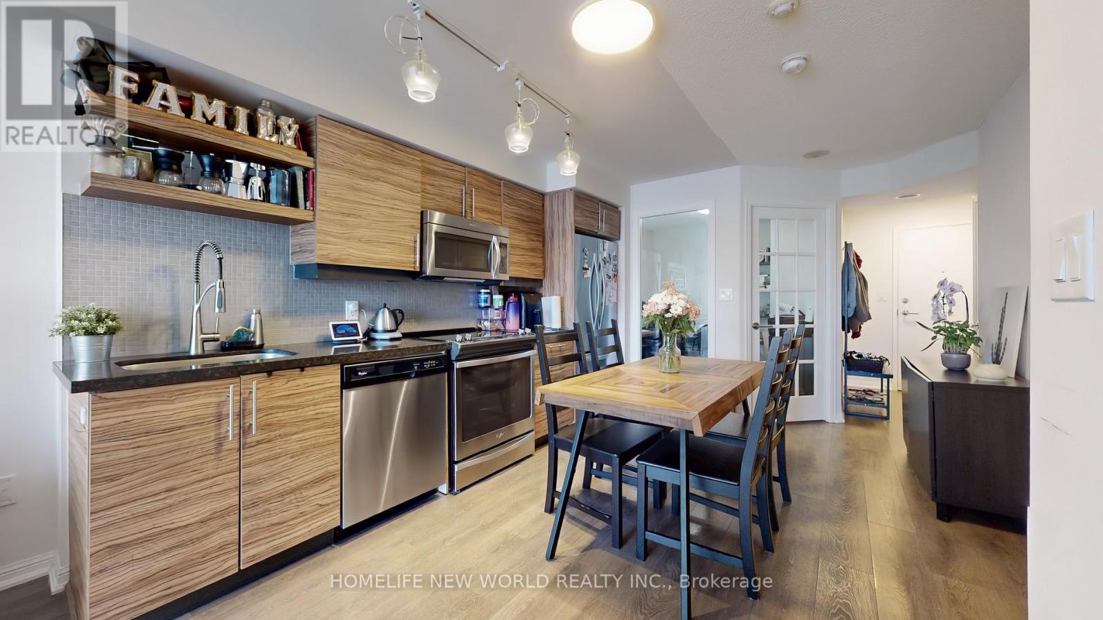 717 - 400 Adelaide Street E, Toronto (moss Park), Ontario