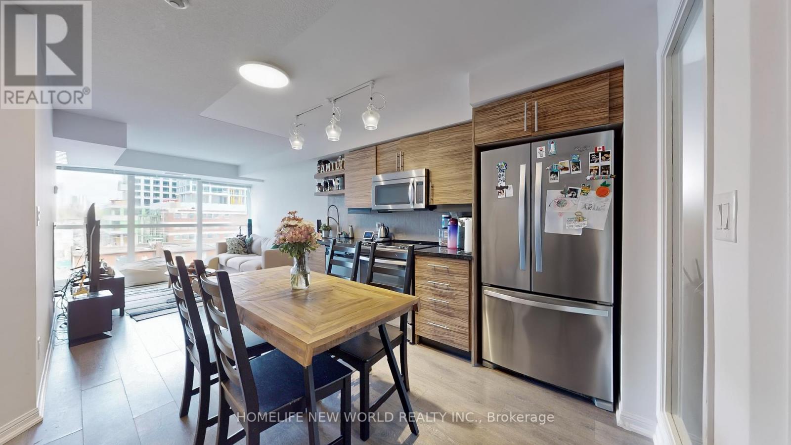 717 - 400 Adelaide Street E, Toronto (moss Park), Ontario