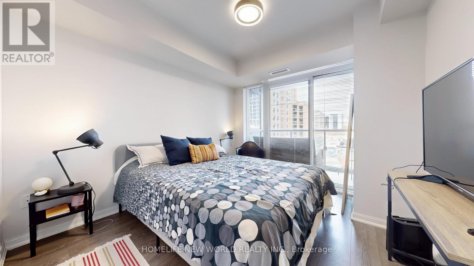 717 - 400 Adelaide Street E, Toronto (moss Park), Ontario