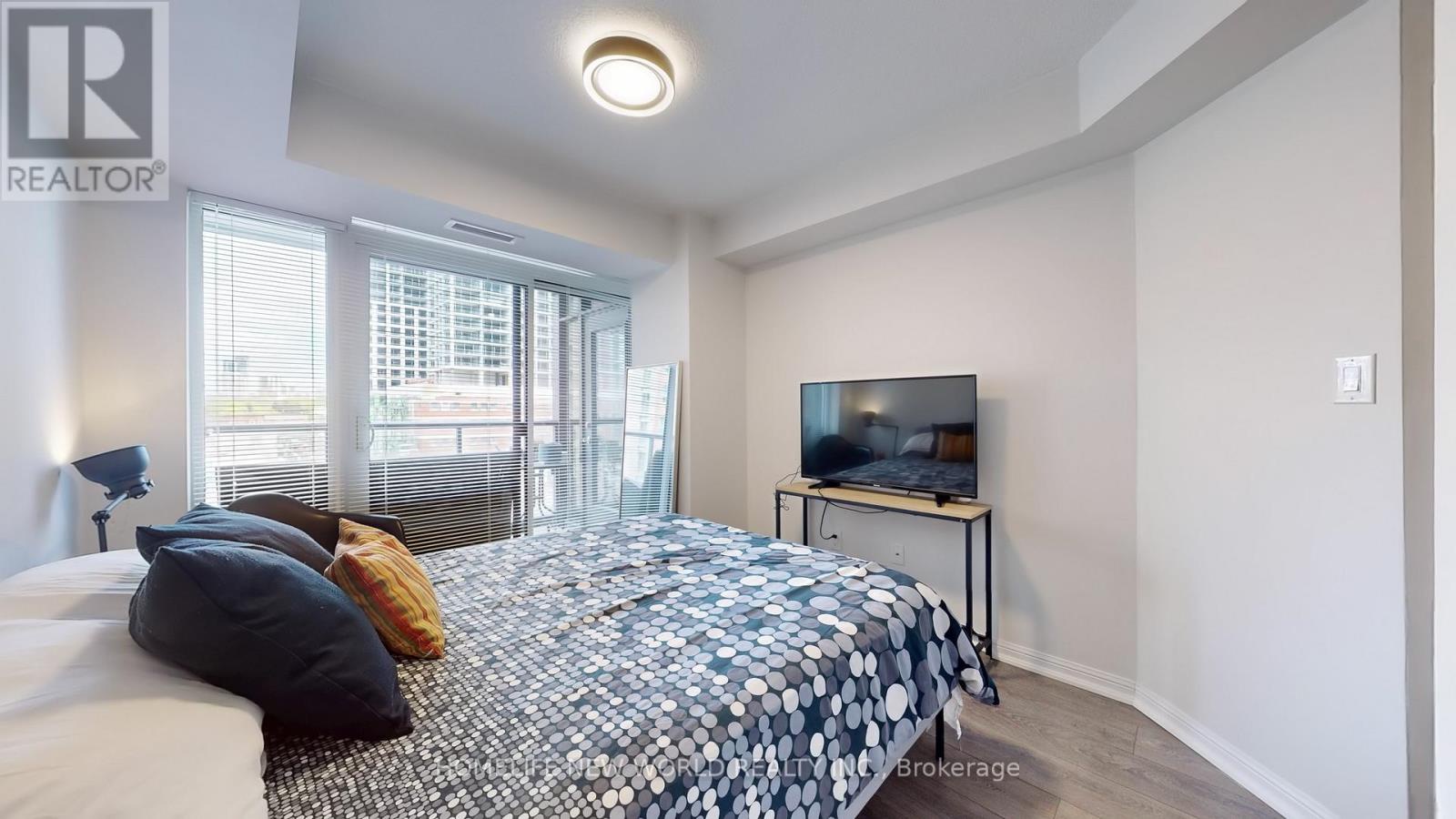 717 - 400 Adelaide Street E, Toronto (moss Park), Ontario