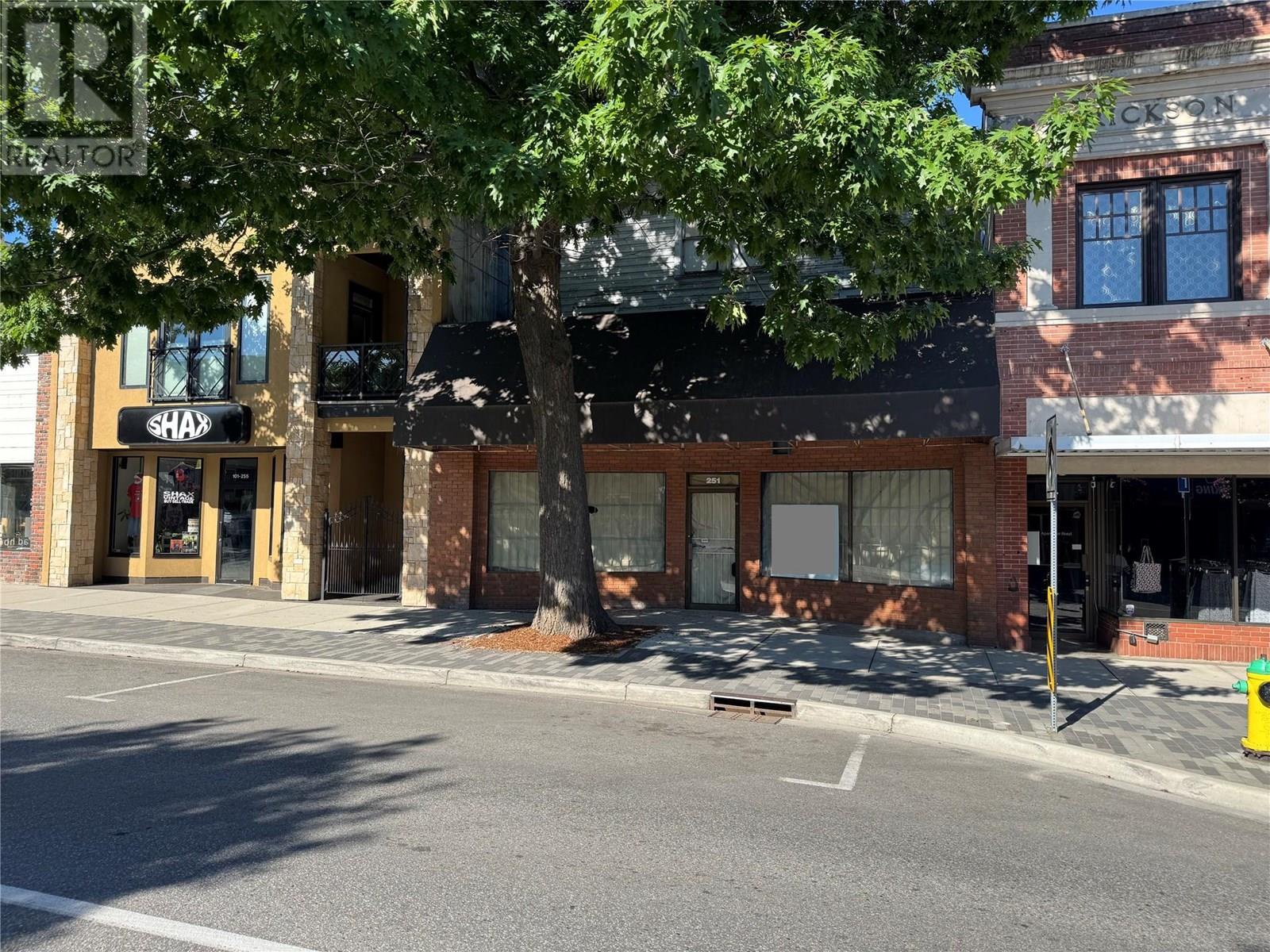 251 Main Street, Penticton, British Columbia