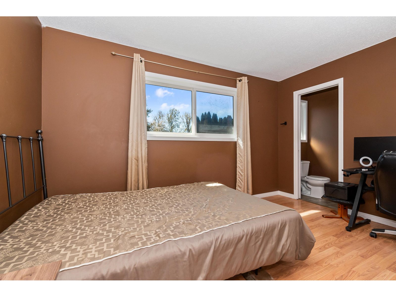 46774 First Avenue, Chilliwack, British Columbia