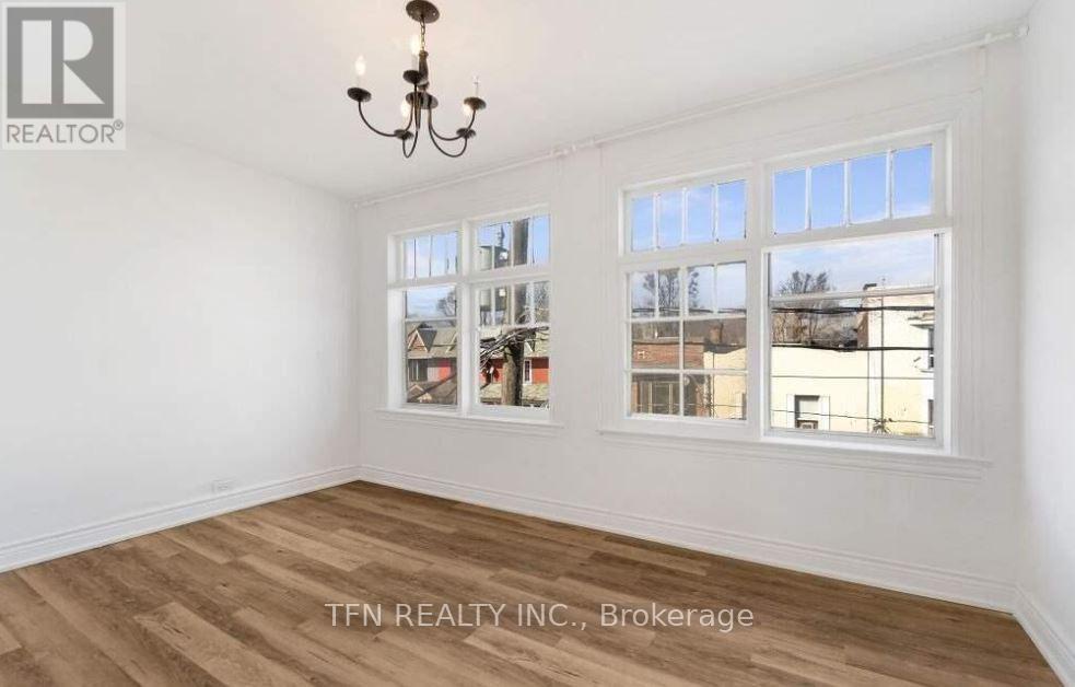 1279-1281 Gerrard Street E, Toronto (greenwood-coxwell), Ontario