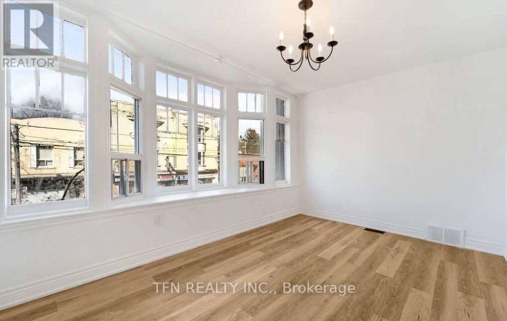 1279-1281 Gerrard Street E, Toronto (greenwood-coxwell), Ontario