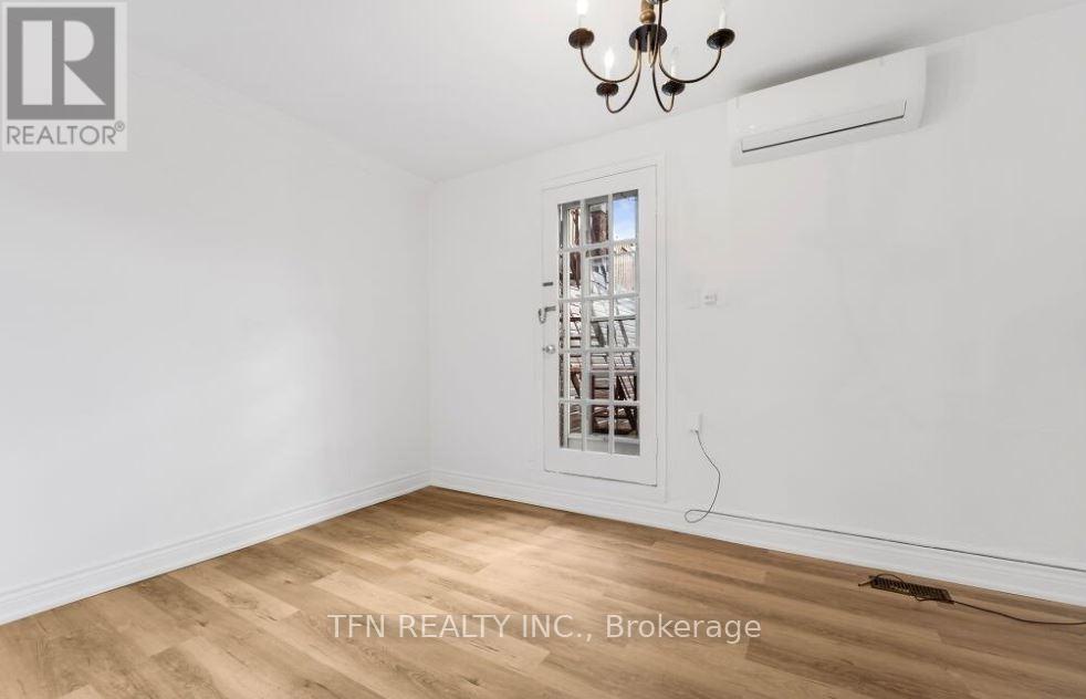 1279-1281 Gerrard Street E, Toronto (greenwood-coxwell), Ontario