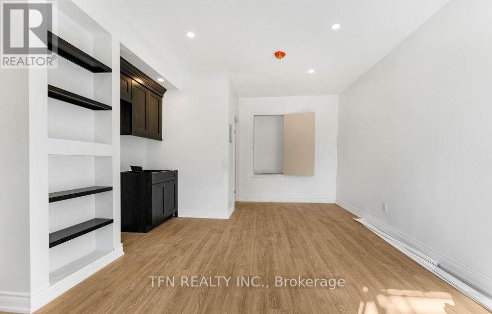 1279-1281 Gerrard Street E, Toronto (greenwood-coxwell), Ontario