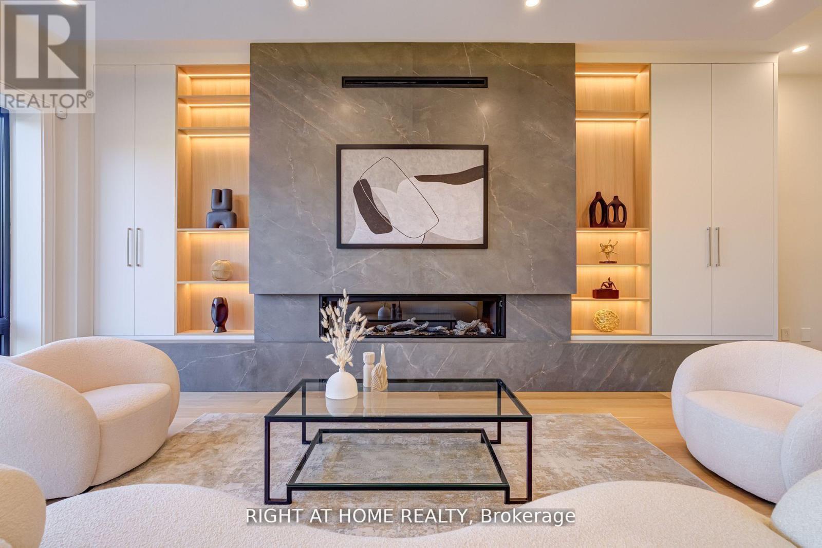 100 Glenvale Boulevard, Toronto (leaside), Ontario